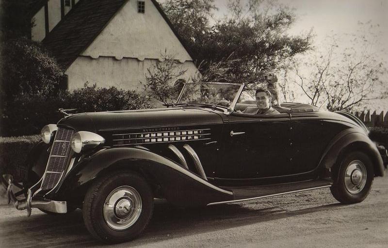 Errol's 1935 Auburn Speedster Can you name the dog auburn speedster