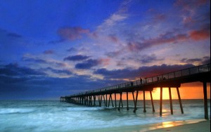 live-in-hermosa-beach-rachel-ezra-pier