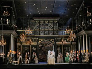 649x486_roberto_devereux_setting1